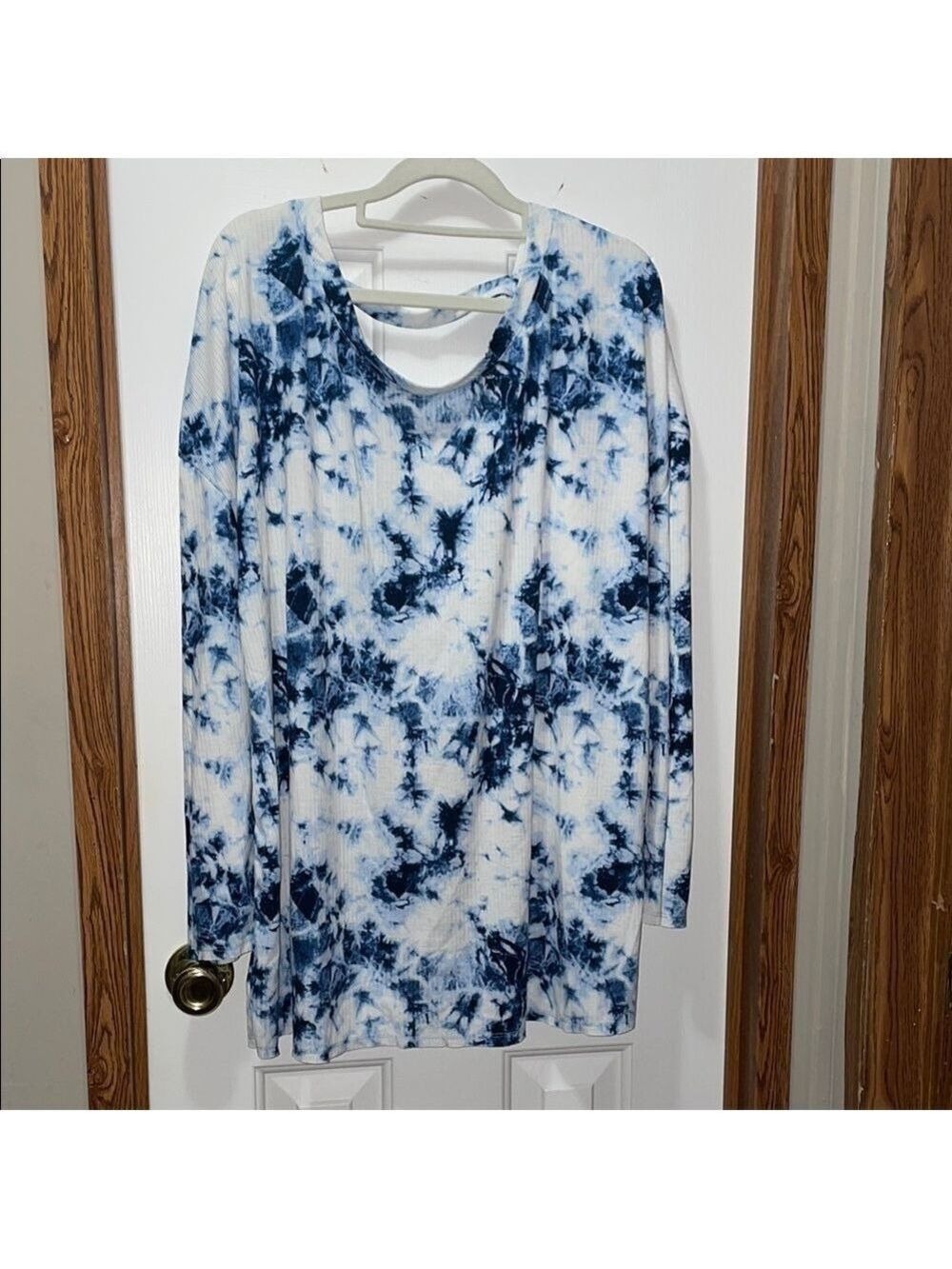 Swimsuits For All White and Blue Tie Dye Long Sleeve T-Shirt 18/20 NWT